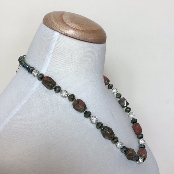 NECKLACE - Picture 5 of 8